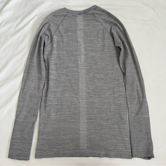 Lululemon swiftly speed long sleeve size 6 women’s black white stripe - Picture 2 of 4